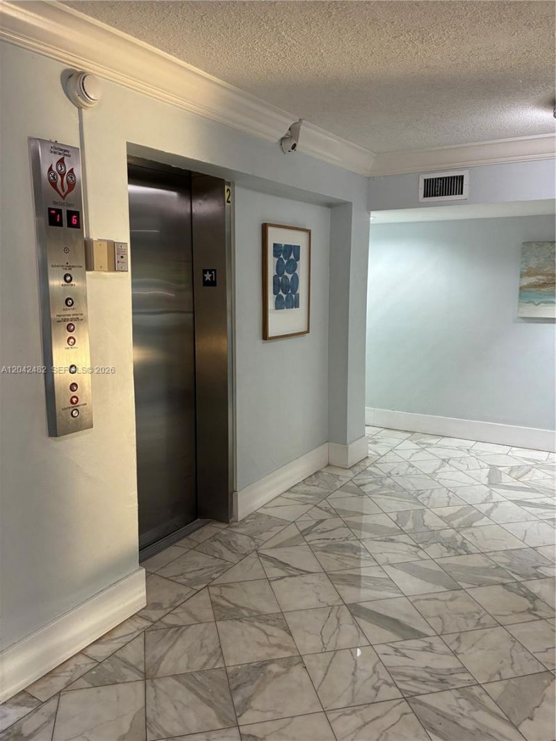 2000 NE 135th St, Unit 710, North Miami, FL 33181 Photo