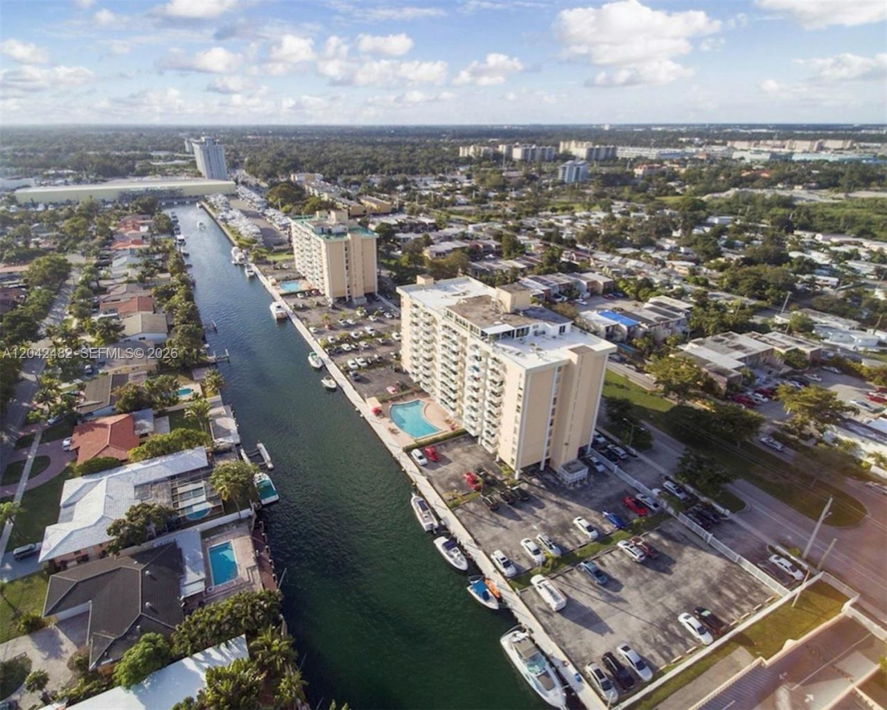 2000 NE 135th St, Unit 710, North Miami, FL 33181 Photo