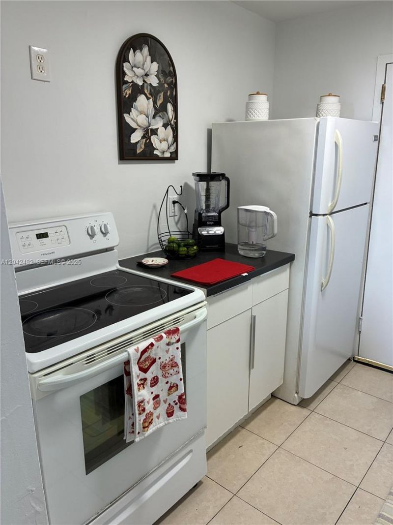 2000 NE 135th St, Unit 710, North Miami, FL 33181 Photo