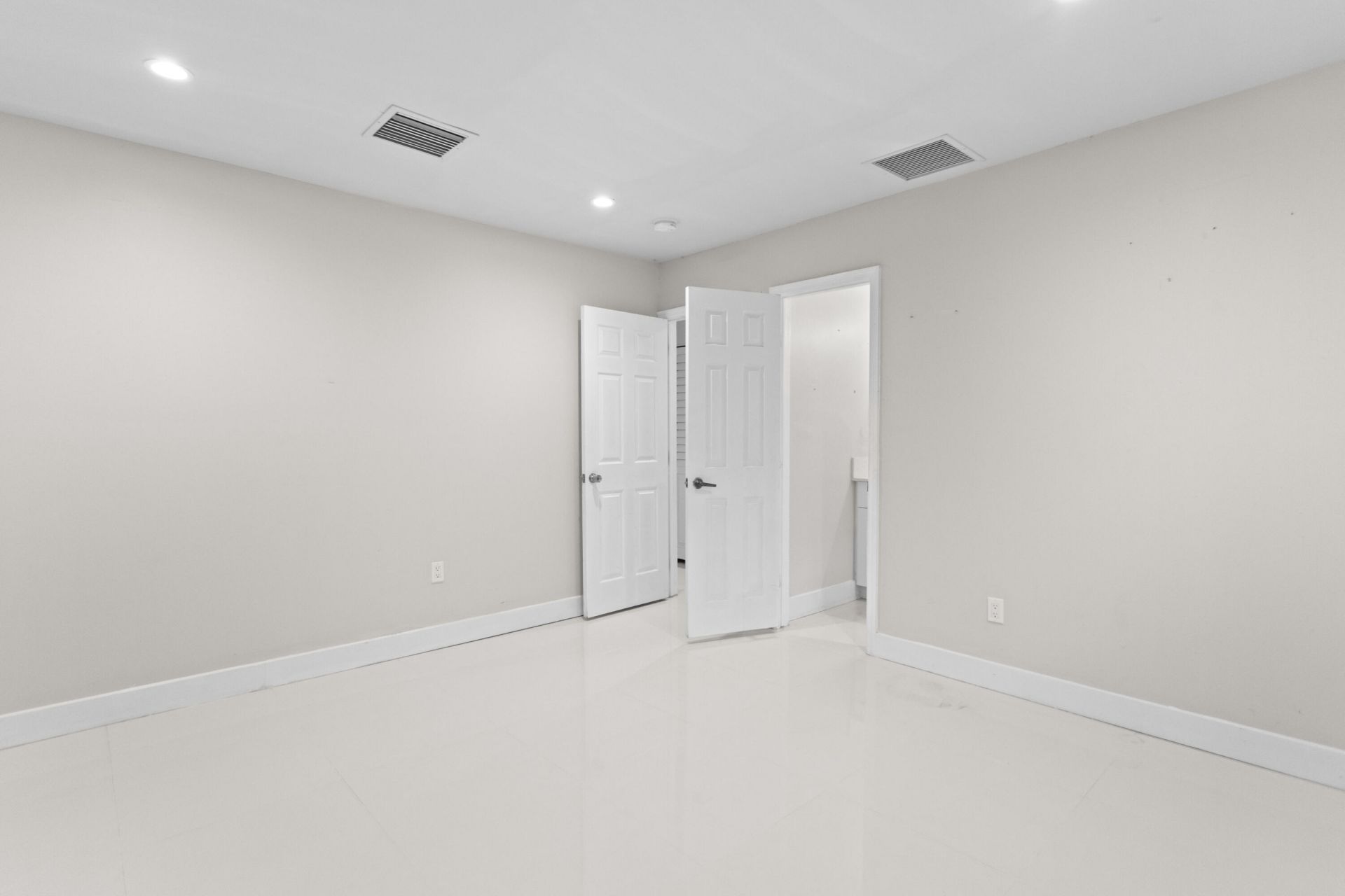 1519-1521 NW 8th Avenue, Fort Lauderdale, FL 33311 Photo