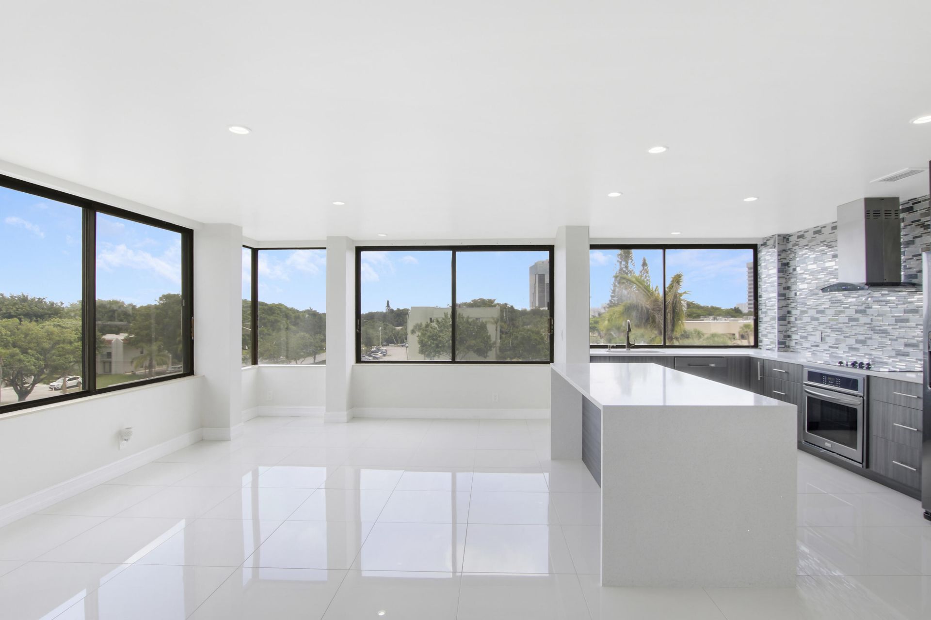 1500 Presidential Way, Unit 404, West Palm Beach, FL 33401 Photo