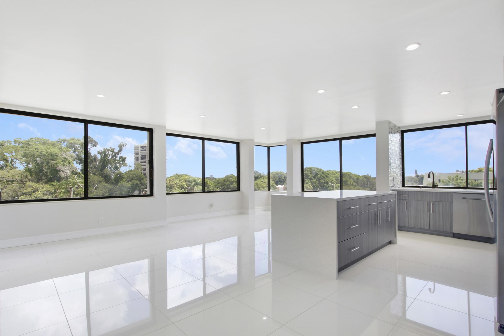 1500 Presidential Way, Unit 404, West Palm Beach, FL 33401 Photo