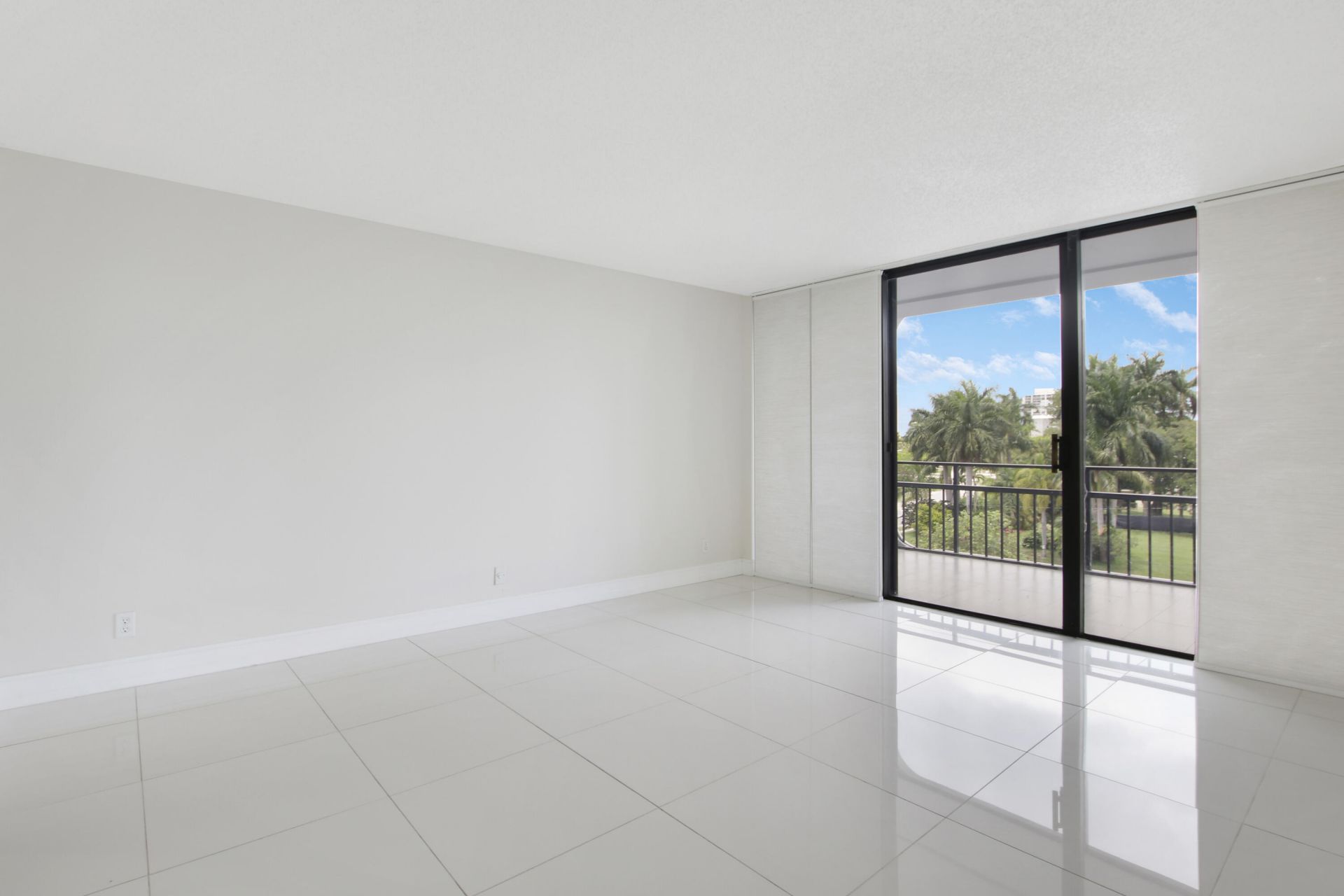 1500 Presidential Way, Unit 404, West Palm Beach, FL 33401 Photo