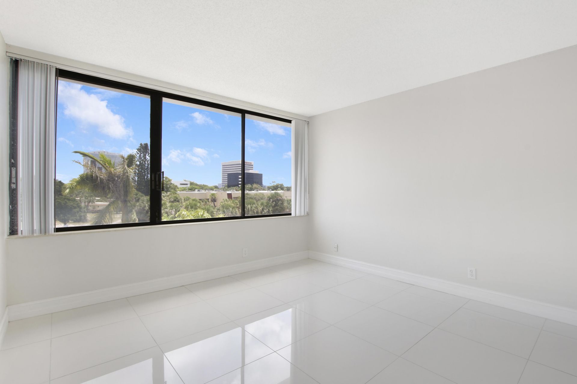 1500 Presidential Way, Unit 404, West Palm Beach, FL 33401 Photo