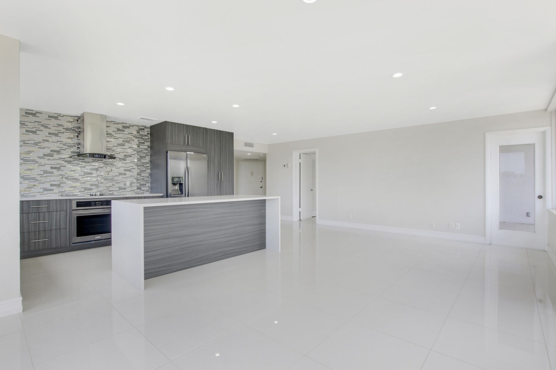 1500 Presidential Way, Unit 404, West Palm Beach, FL 33401 Photo