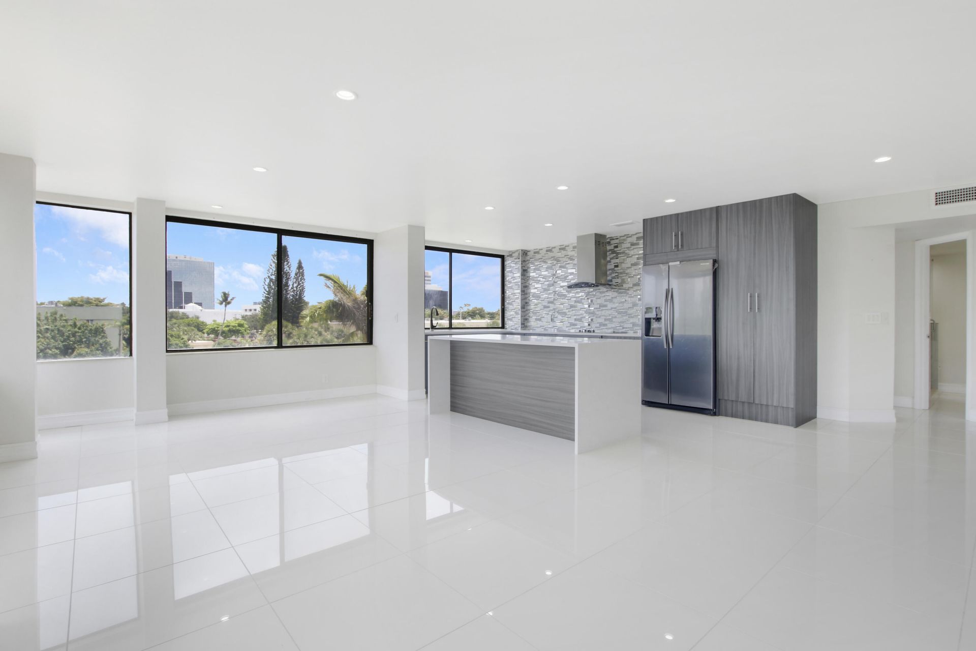 1500 Presidential Way, Unit 404, West Palm Beach, FL 33401 Photo