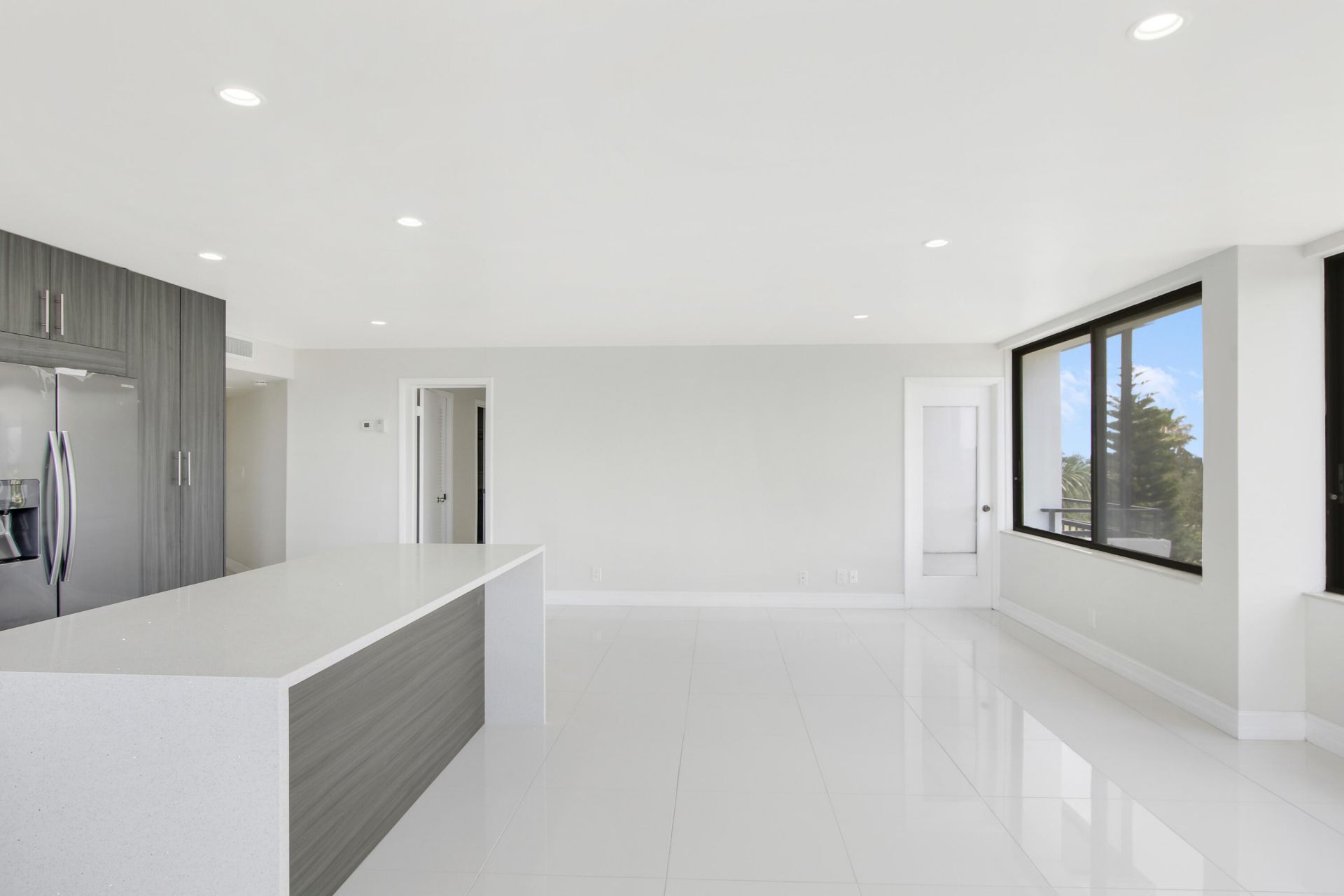 1500 Presidential Way, Unit 404, West Palm Beach, FL 33401 Photo