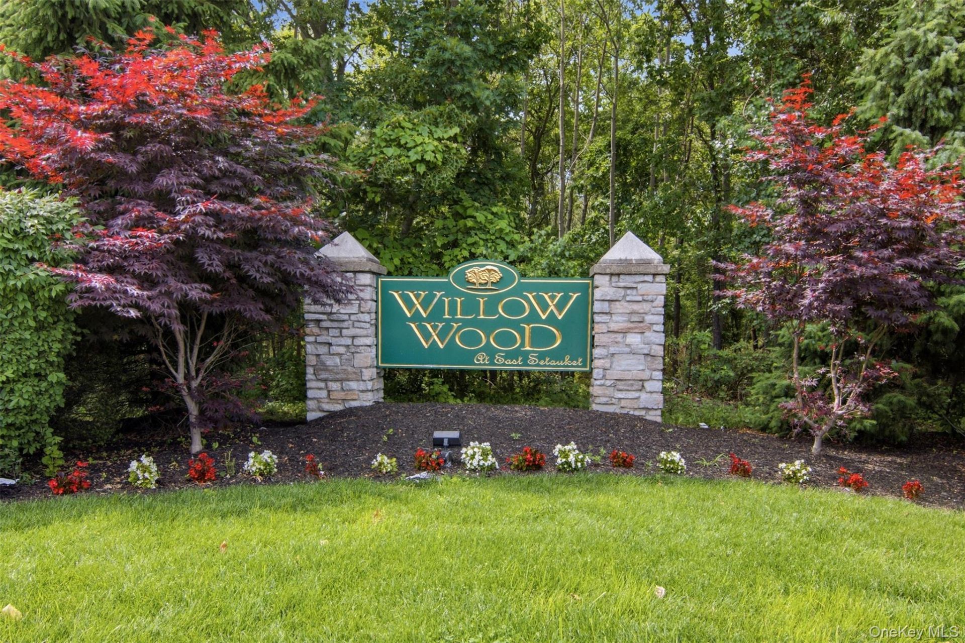 31 Willow Wood Drive, East Setauket, NY 11733 Main Photo