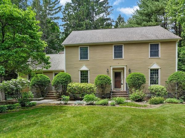 17 Maplewood Road, Medfield, MA 02052