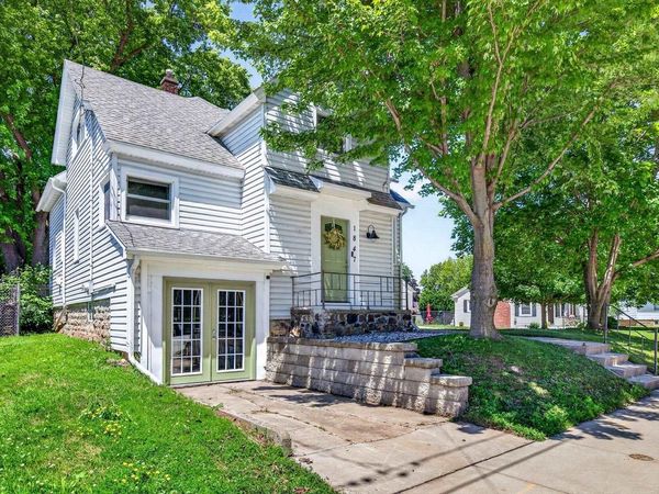 1847 OREGON STREET, Oshkosh, WI 54902