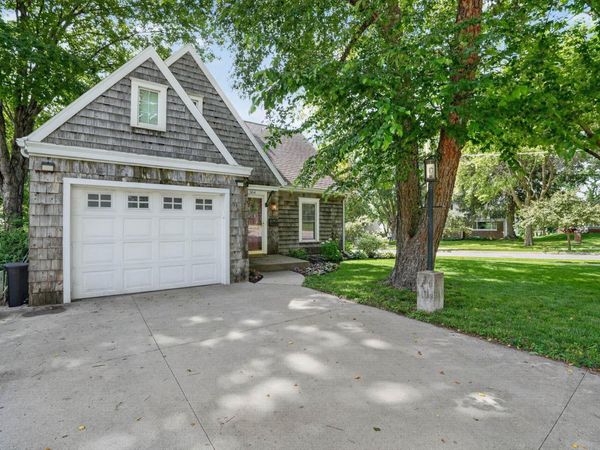 304 Columbia Circle, Waterloo, IA 50701