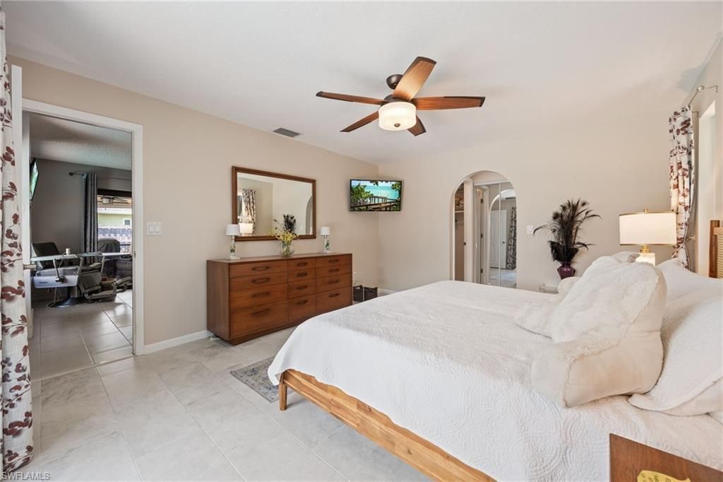 805 SW 52nd St , Cape Coral, FL 33914 Photo