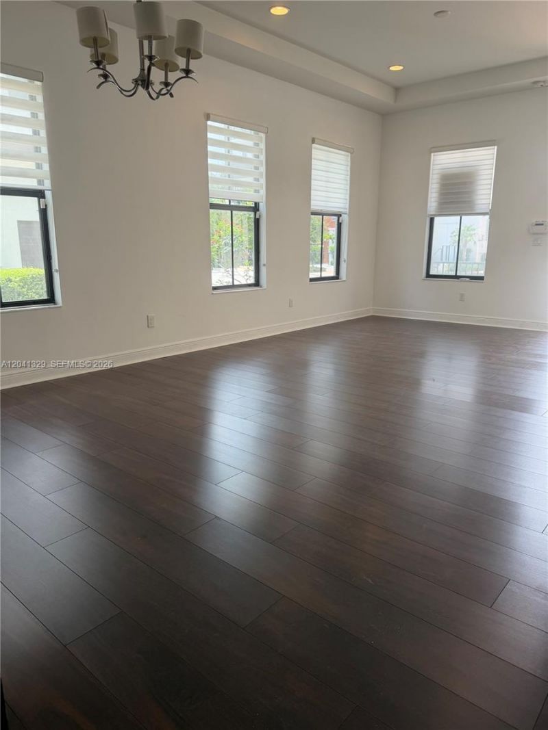 8478 NW 52nd St , Doral, FL 33166 Photo