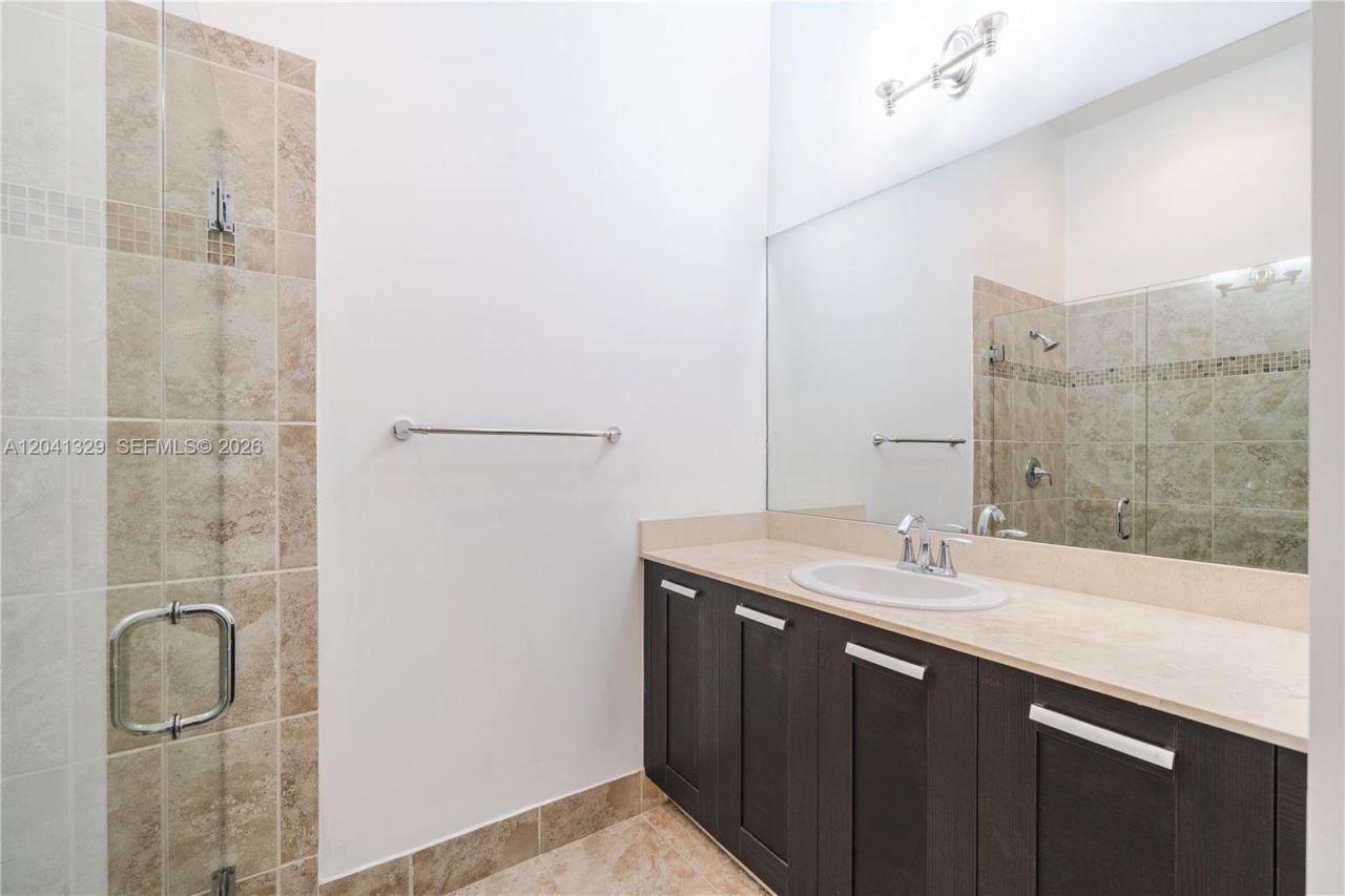 8478 NW 52nd St , Doral, FL 33166 Photo