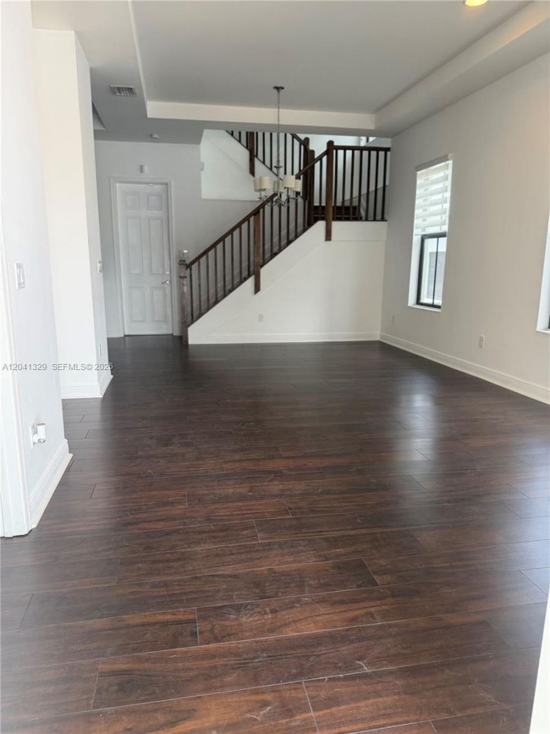 8478 NW 52nd St , Doral, FL 33166 Photo