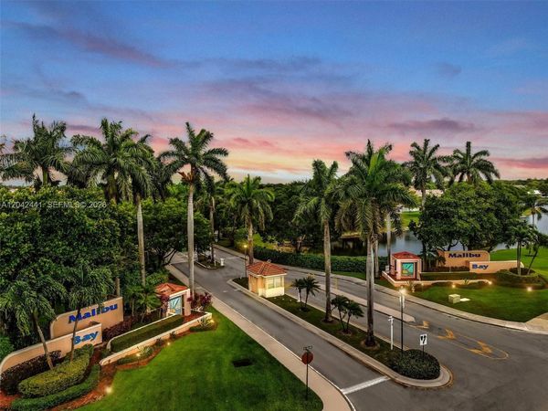 20845 NW 1st St , Pembroke Pines, FL 33029