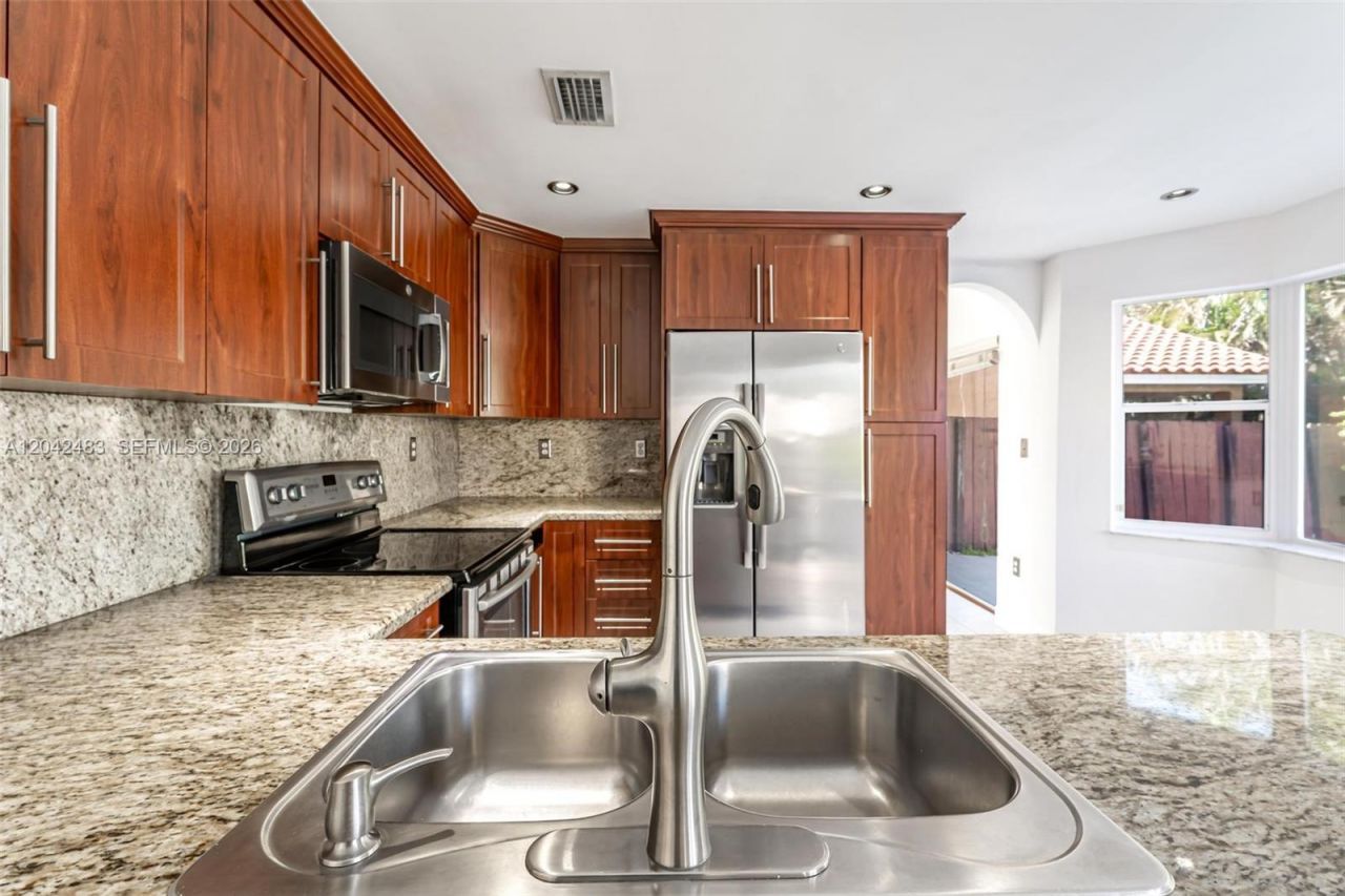 4671 SW 154th Pl, Miami, FL 33185 Photo