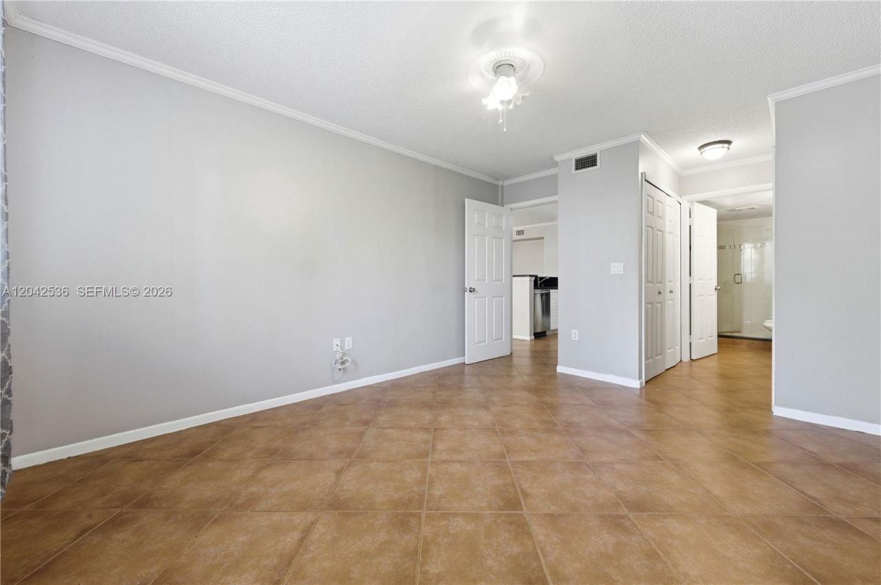 1721 Village Blvd , Unit 104, West Palm Beach, FL 33409 Photo