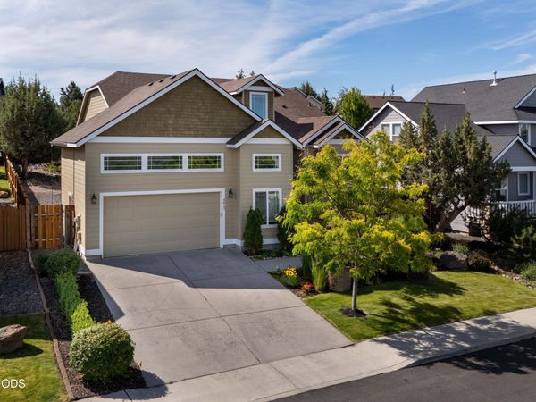 4022 SW Majestic Avenue, Redmond, OR 97756