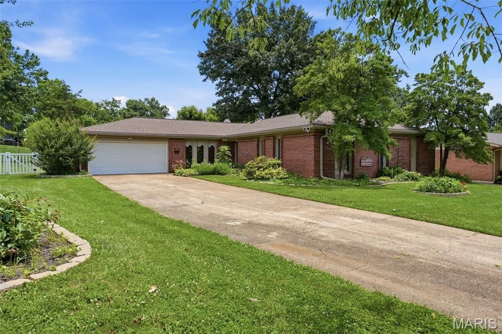 306 Fawn Meadows Drive, Ballwin, MO 63011 Main Photo