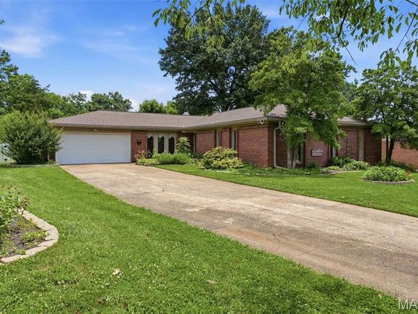 306 Fawn Meadows Drive, Ballwin, MO 63011