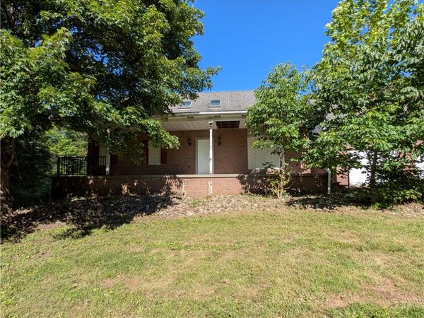 127 Clearview Dr, Ruffs Dale, PA 15679