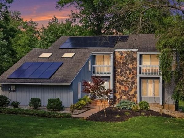 30 Willow Brook Ln, Clinton, NJ 08801