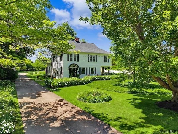 5222 Columbia Avenue , Hamburg, NY 14075