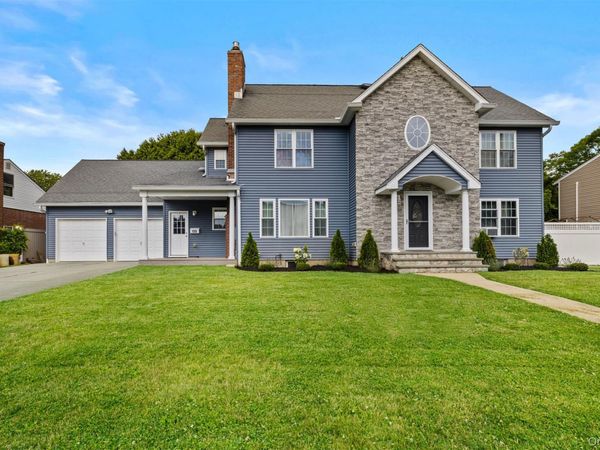 125 Ohio Avenue, Massapequa, NY 11758