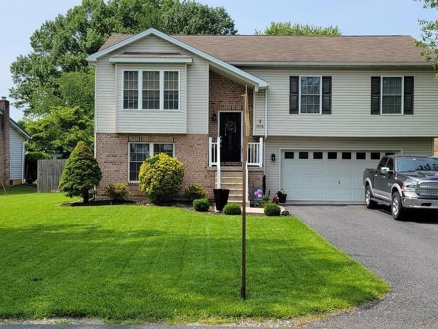 904 Nixon Drive, Mechanicsburg, PA 17055 Main Photo