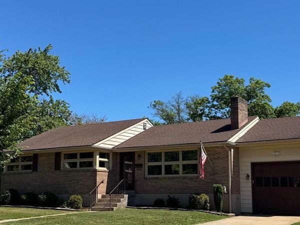 33 LAWNDALE ROAD , WYOMISSING, PA 19610