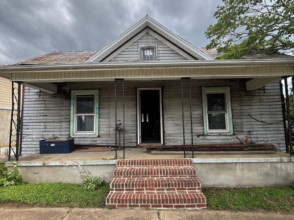 304 E Cottage Ave , Elizabethton, TN 37643