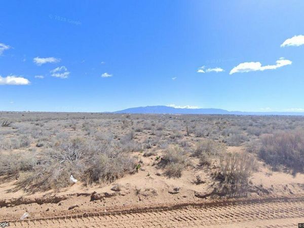 26 14th Street SW, Rio Rancho, NM 87124
