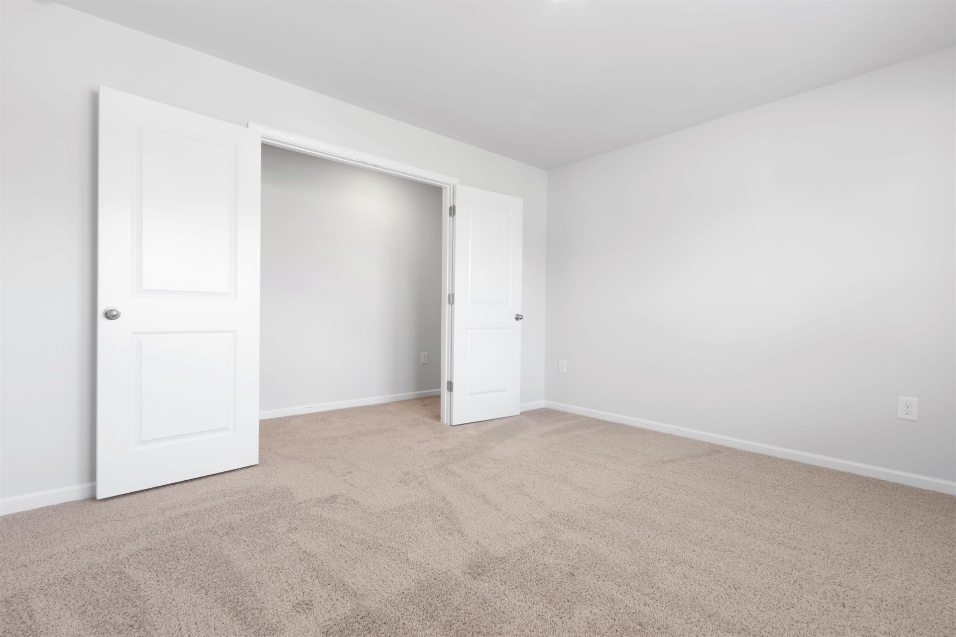 952 Caswell Dr. Photo 31