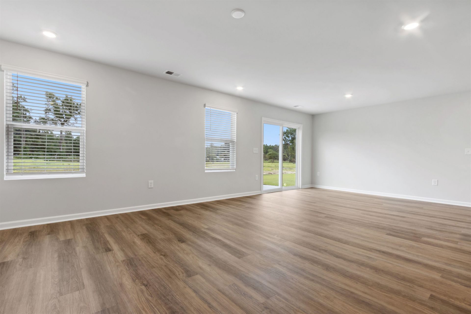 948 Caswell Dr. Photo 16