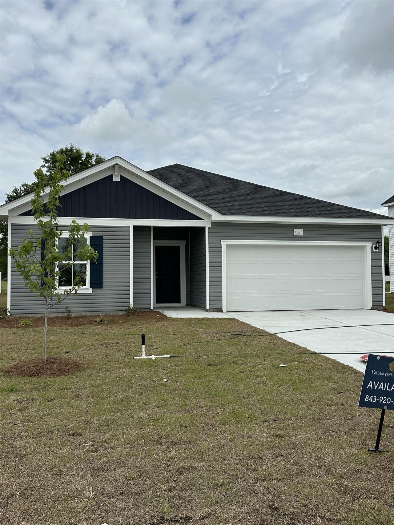 948 Caswell Dr. Photo 2