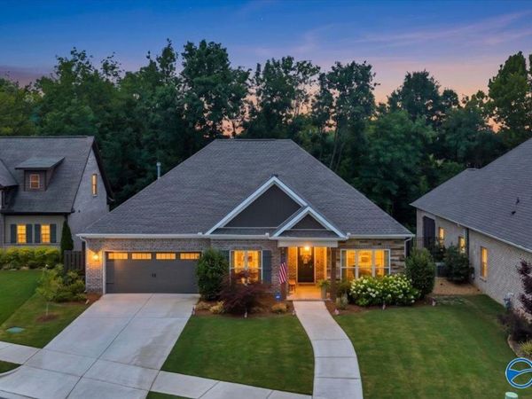 26 Cobbs Cove Way SE, Huntsville, AL 35803