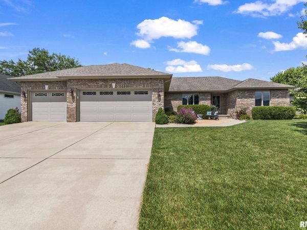 2809 Covered Wagon Trail, Springfield, IL 62711