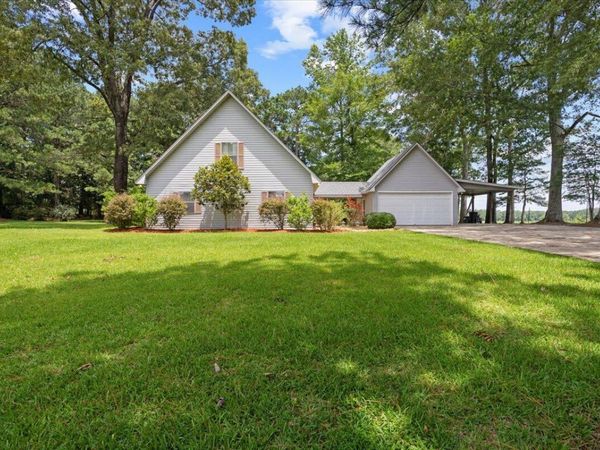 19 Bridgewood Ln., Ellisville, MS 39437