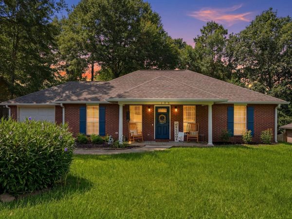 102 Howard Dr., Hattiesburg, MS 39402