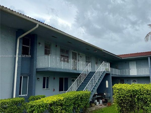 4050 NW 135th St , Unit 15-9, Opa-Locka, FL 33054
