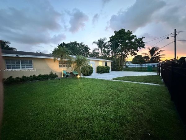 Miami, FL 33167