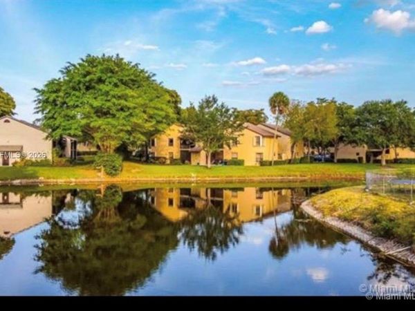 3833 Cocoplum Cir , Unit 3593, Coconut Creek, FL 33063