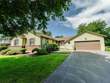 67 Briar Wood Lane, Rochester, NY 14626