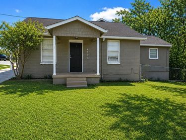 4530 White Oak Lane, Fort Worth, TX 76114