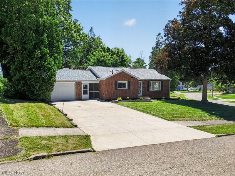 1807 Wicliff Avenue NE, Massillon, OH 44646 Photo 2
