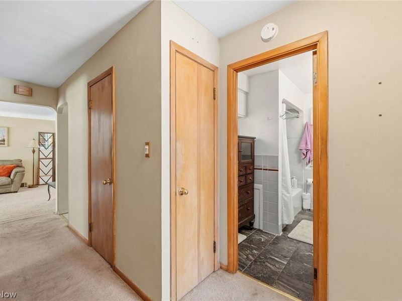 10821 Woodview Boulevard, Parma Heights, OH 44130 Photo 21