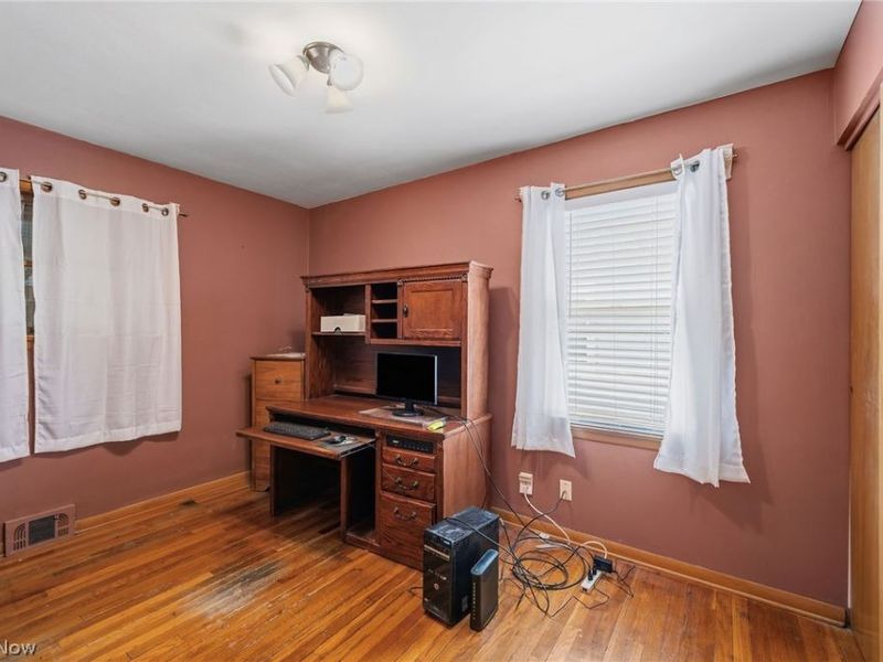 10821 Woodview Boulevard, Parma Heights, OH 44130 Photo 22