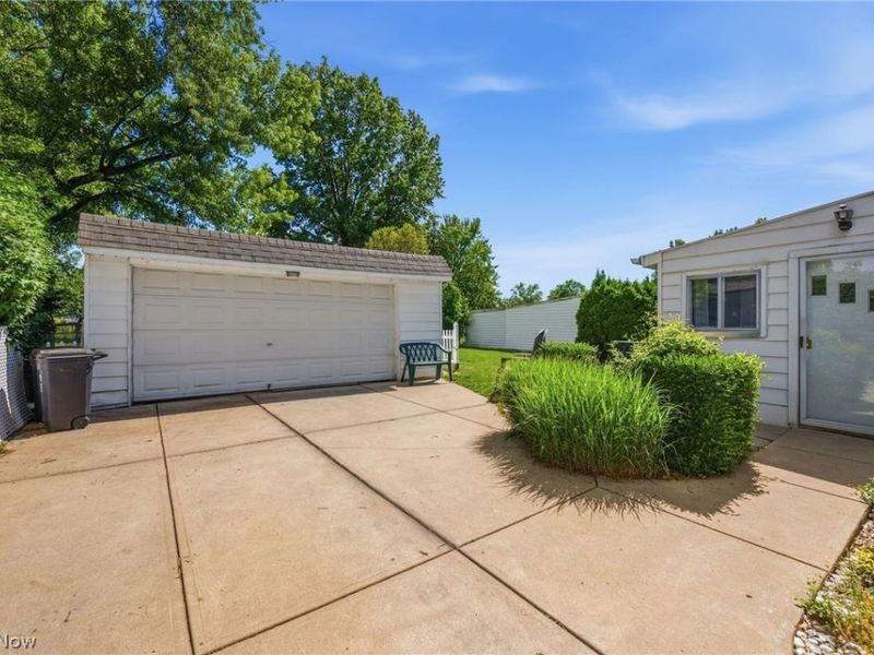 10821 Woodview Boulevard, Parma Heights, OH 44130 Photo 35