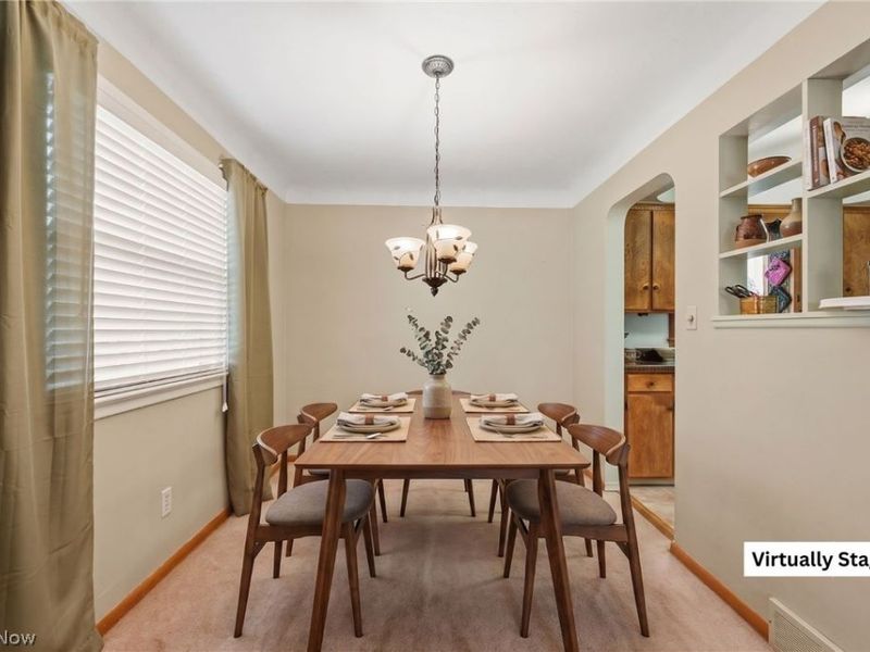10821 Woodview Boulevard, Parma Heights, OH 44130 Photo 9